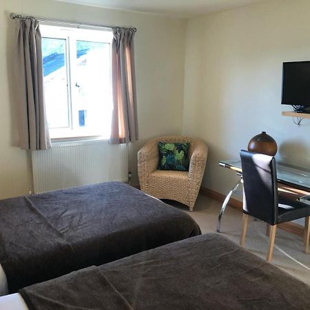 Castle Sleeper Motel Caldecott Buitenkant foto