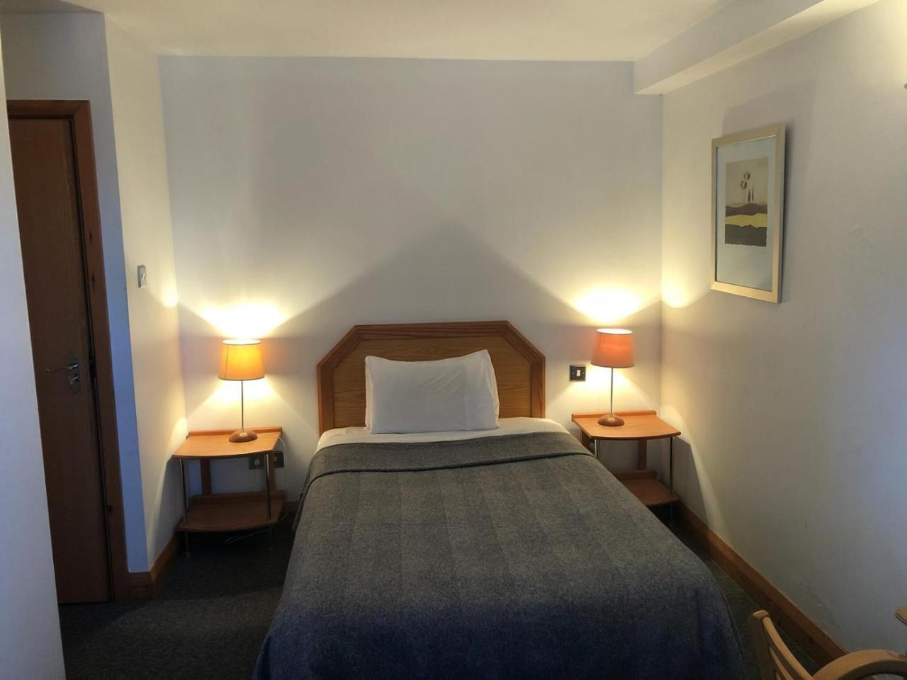 Castle Sleeper Motel Caldecott Buitenkant foto