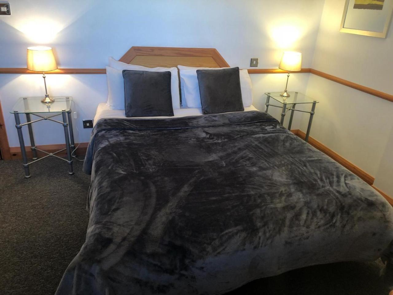Castle Sleeper Motel Caldecott Buitenkant foto