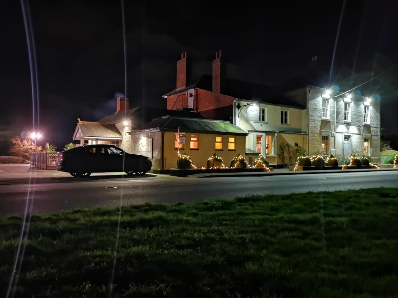 Castle Sleeper Motel Caldecott Buitenkant foto