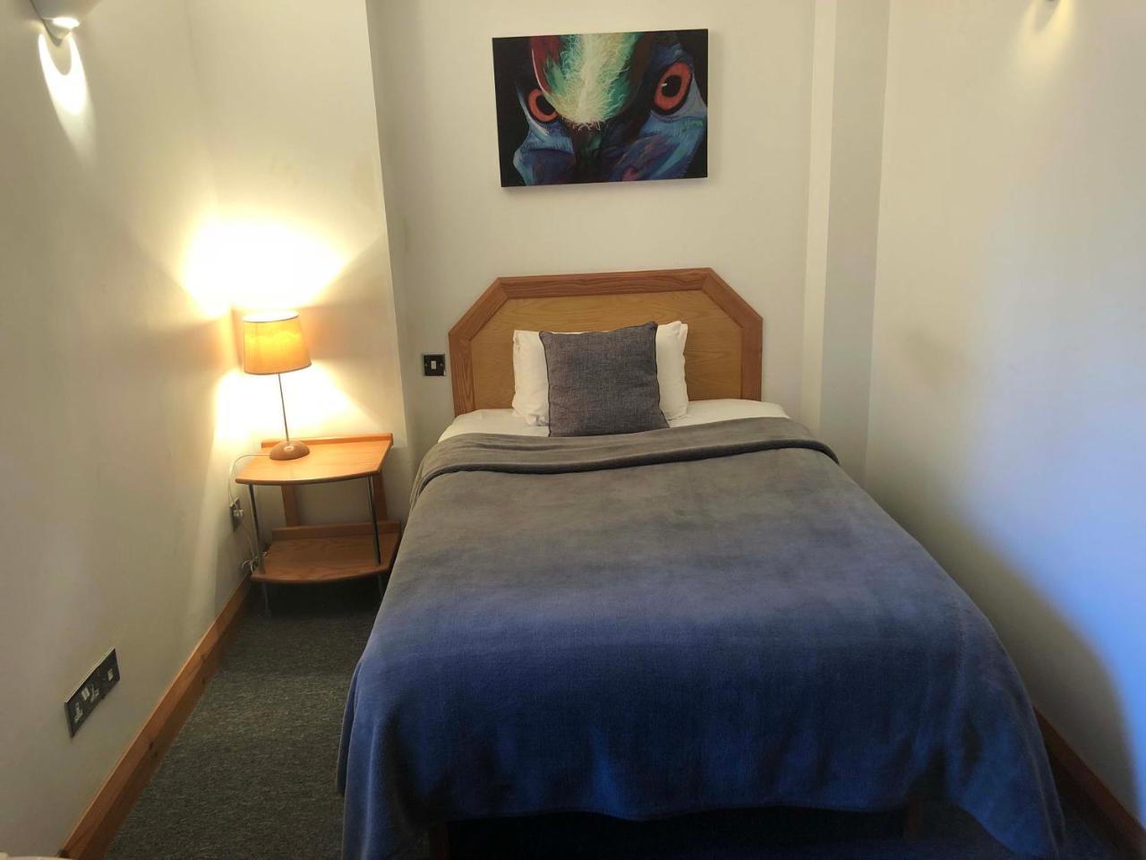 Castle Sleeper Motel Caldecott Buitenkant foto
